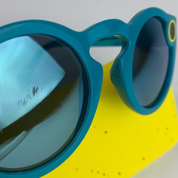 Spectacles Snapchat v1 Teal Camera Sunglasses - Picture 5 of 8